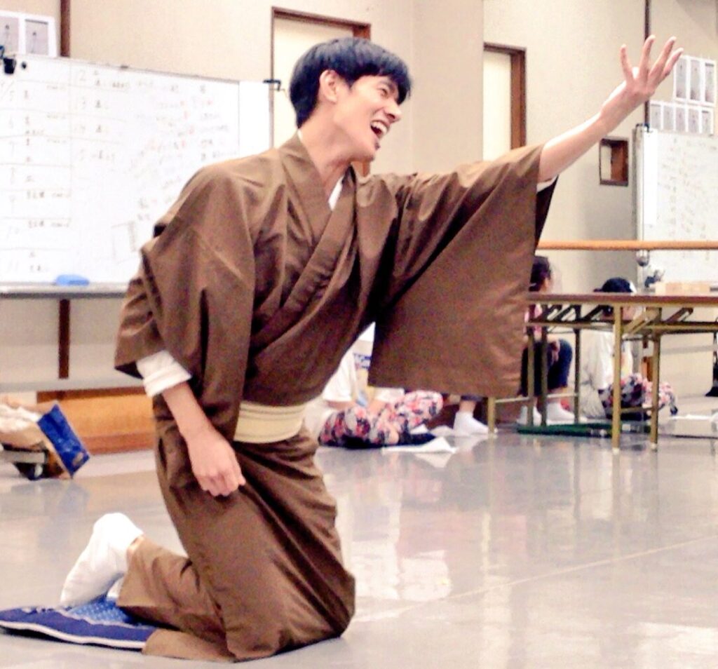 中島歩の経歴