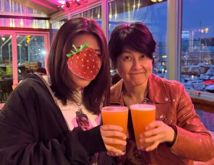 岸谷香の子どもは何人?